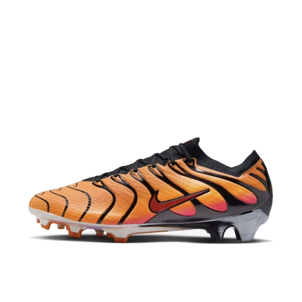 Nike Mercurial Vapor 15 x Air Max Plus FG FJ2704-001 / schwarz