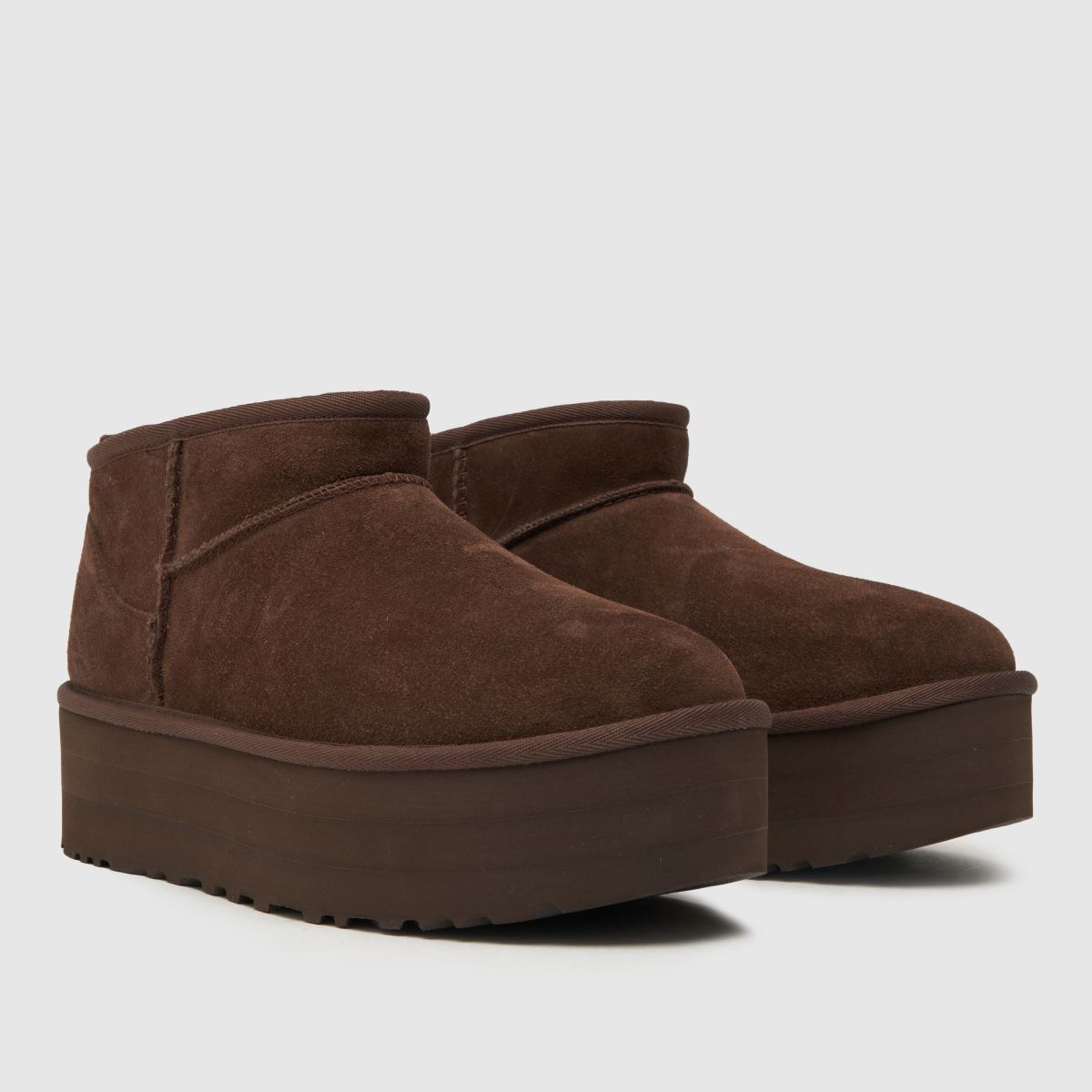 UGG – Ultra Mini Platåstövlar i bränt cederträ