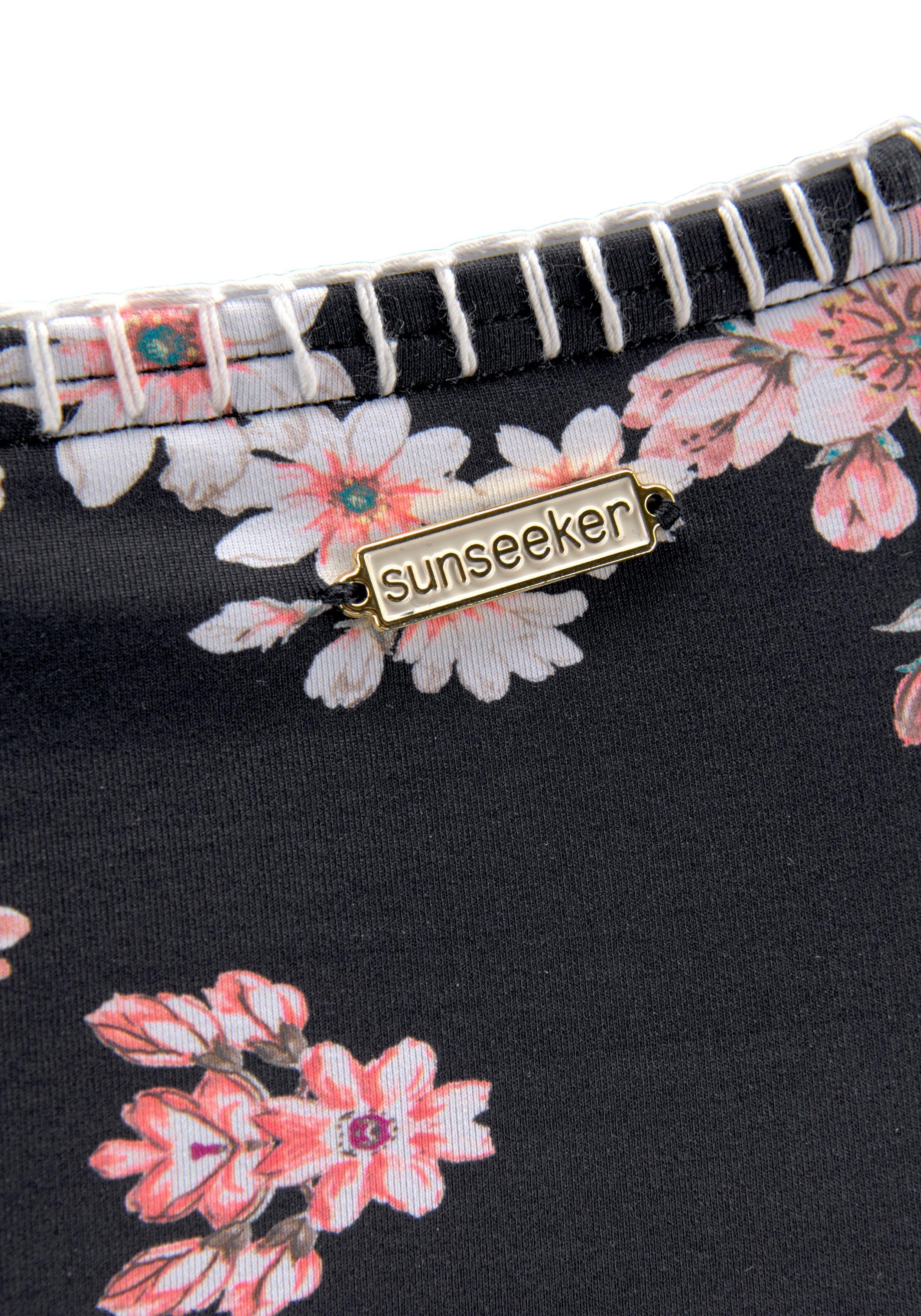 Sunseeker Highwaist-Bikini-Hose Ditsy mit Häkelkante und seitlichen Zierbändern