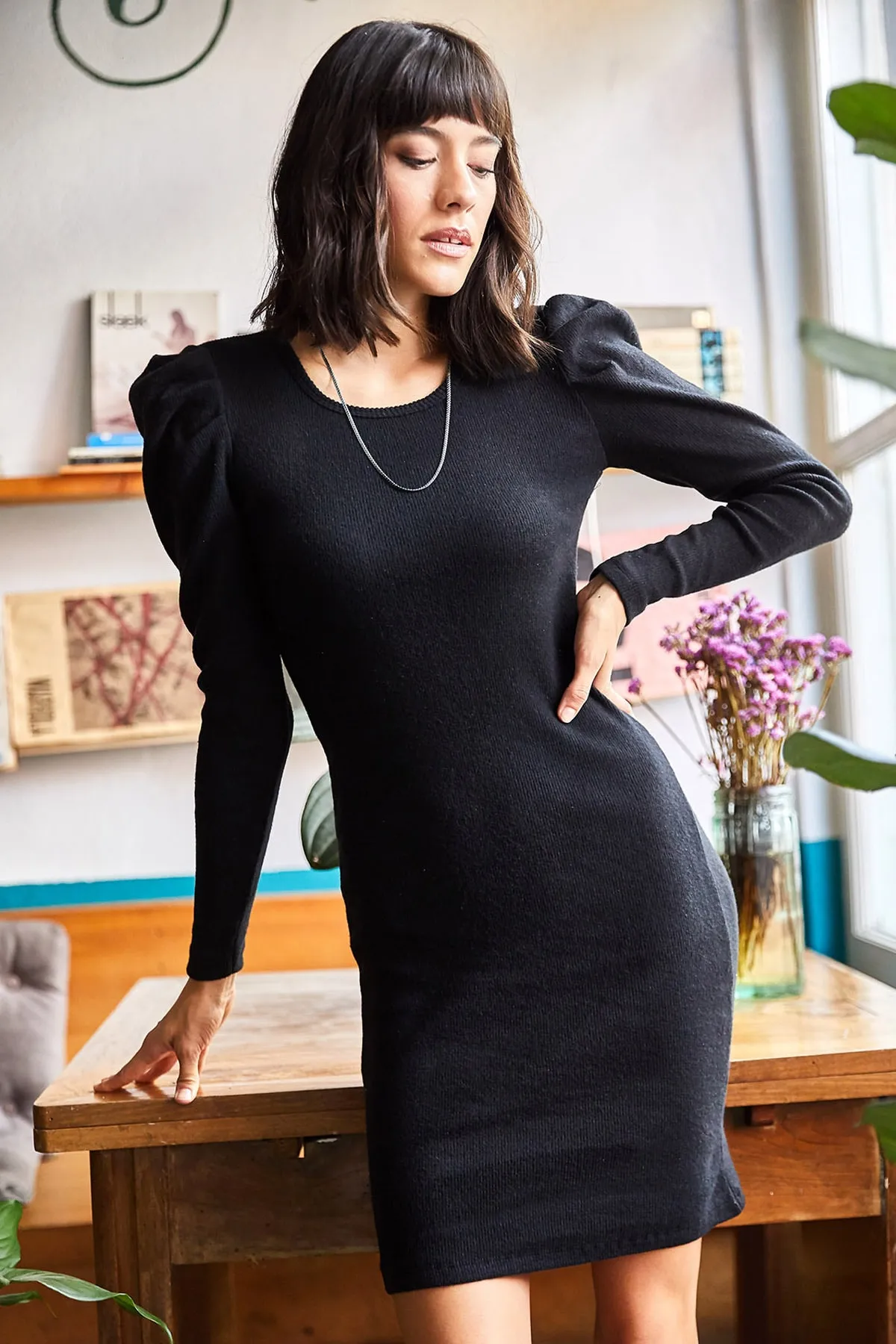 Olalook  Schwarzes Lycra-Kleid mit Prinzessinnenärmeln für Damen ELB-19001610