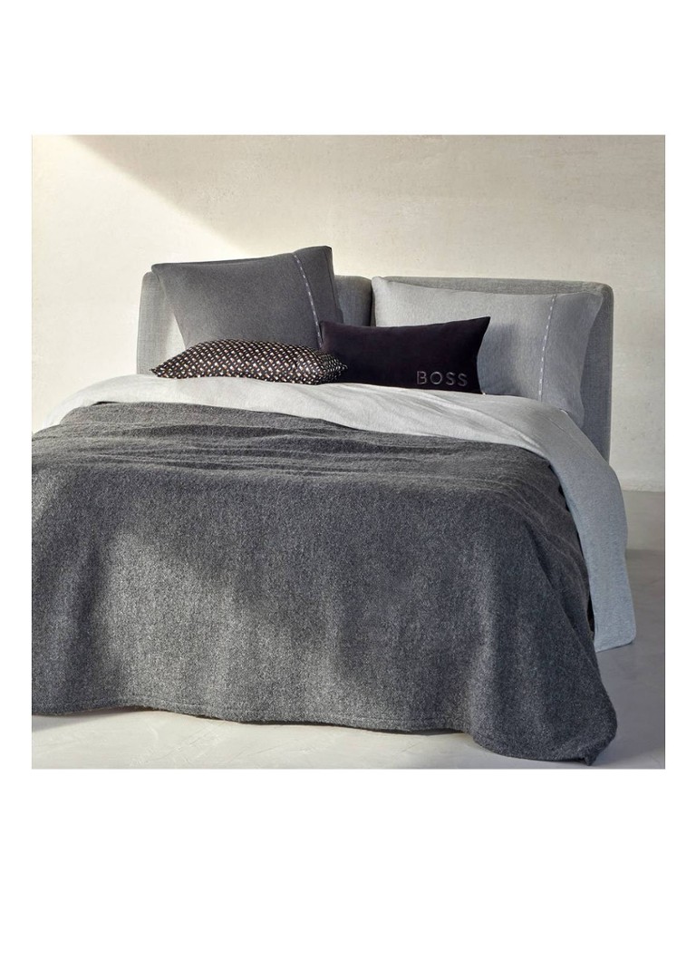 HUGO BOSS Donegal gultas pārklājs 250 x 220 cm