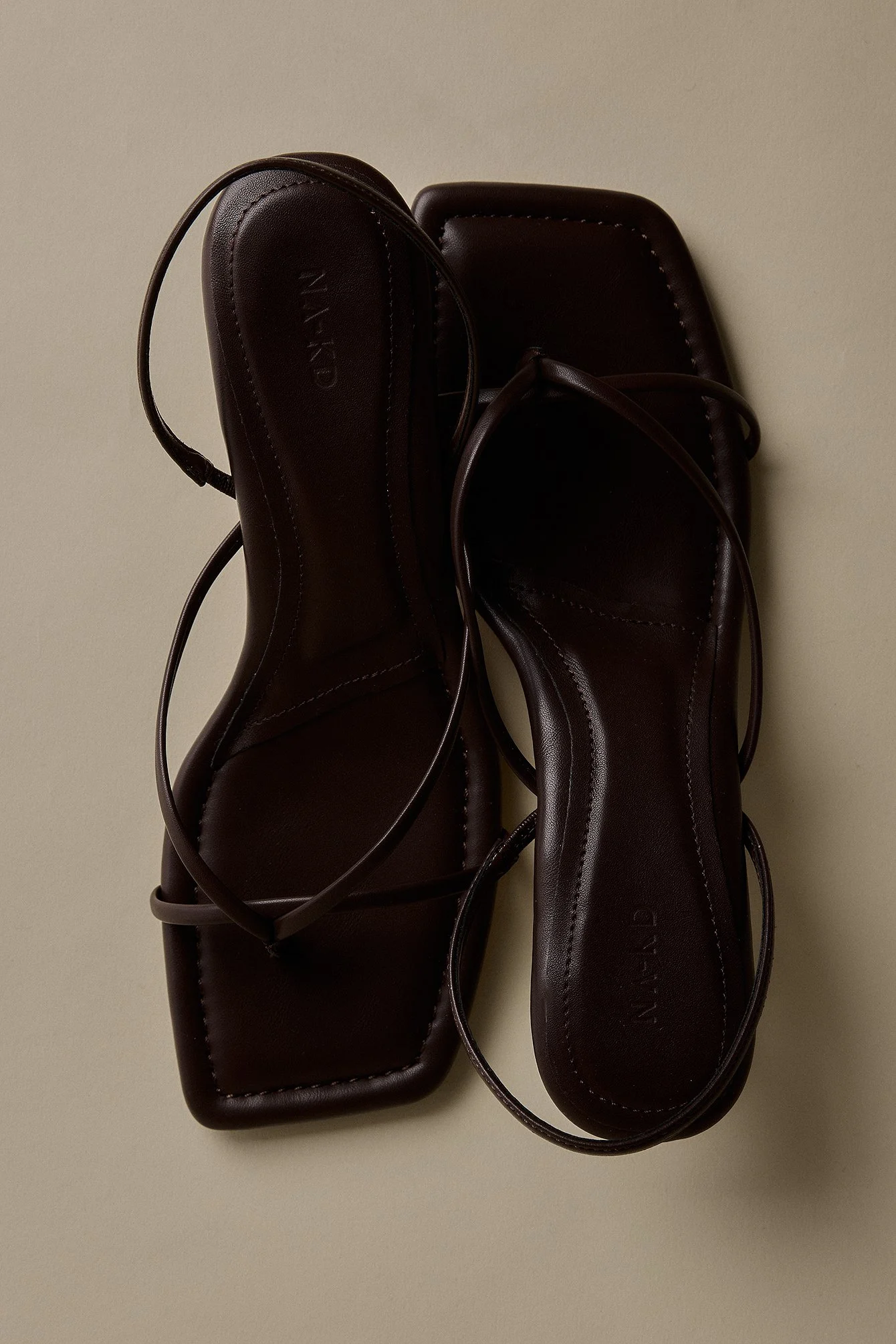 Riemchensandalen mit niedrigem Absatz