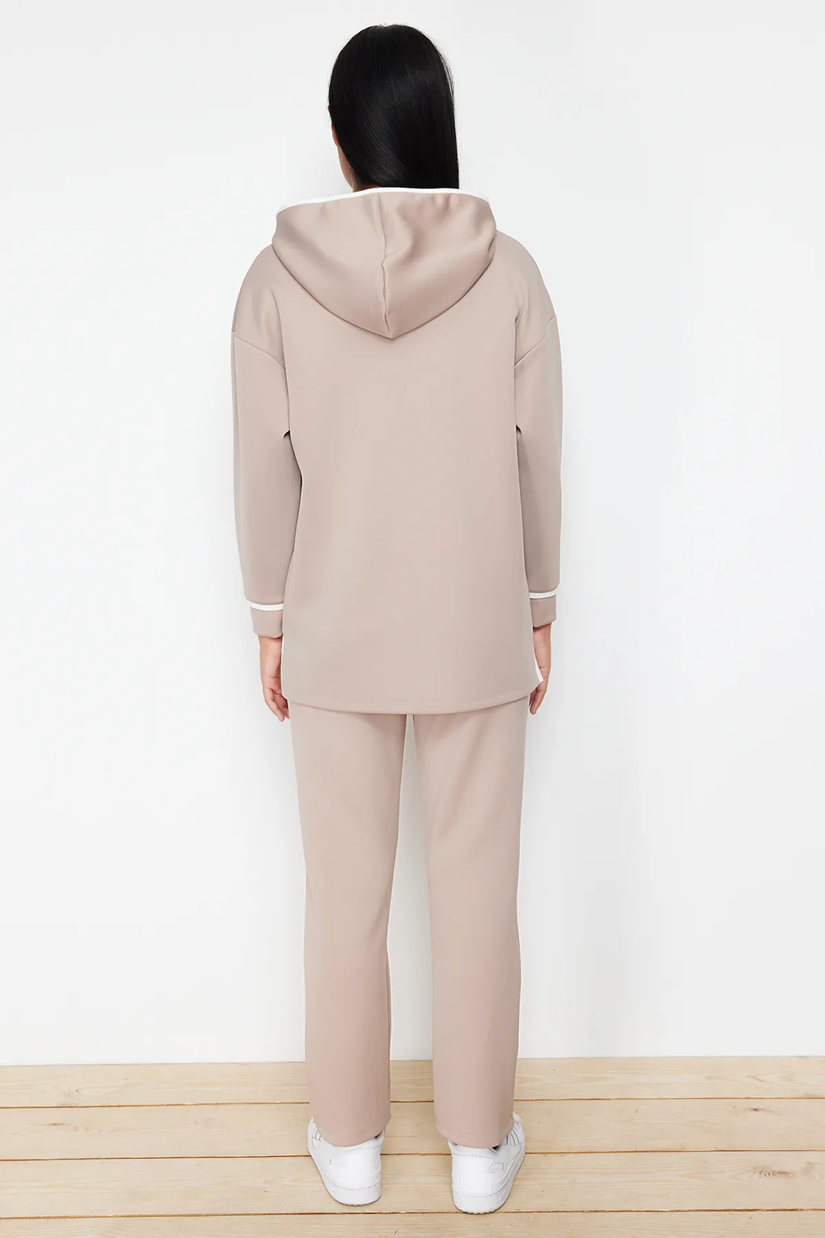 Trendyol Modest  Steinfarbener, gestreifter, detaillierter Taucher-/Tauchanzug mit gestricktem Unterteil und Oberteil TCTSS24US00038