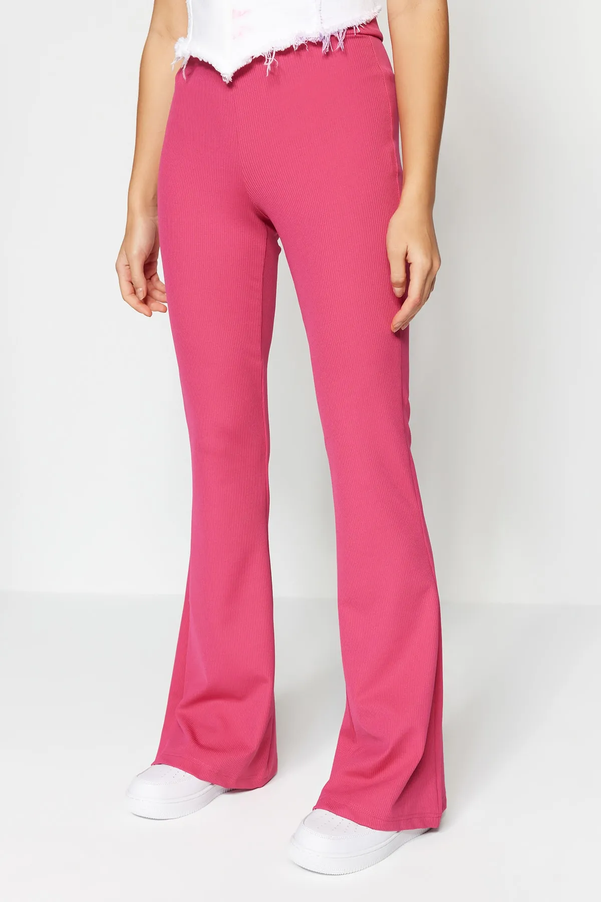 Trendyol Collection  Fuchsia gerippte, ausgestellte/spanische Leggings mit hoher Taille und gestrickter Leggings TWOSS23PL00135