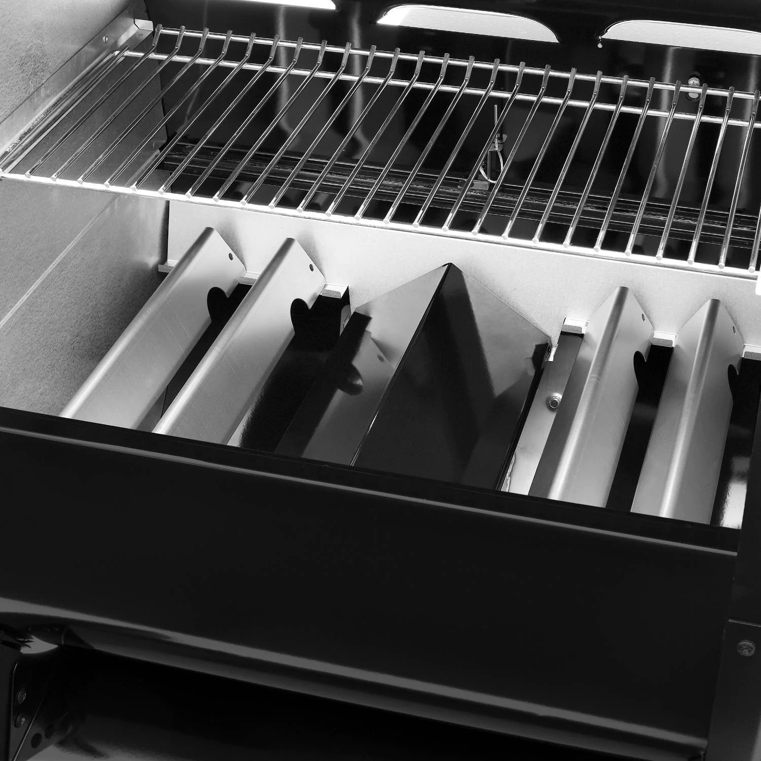 Weber SmokeFire EX4 Gen 2 24-Inch Wi-Fi Enabled Wood Fired Pellet Grill - 22510201