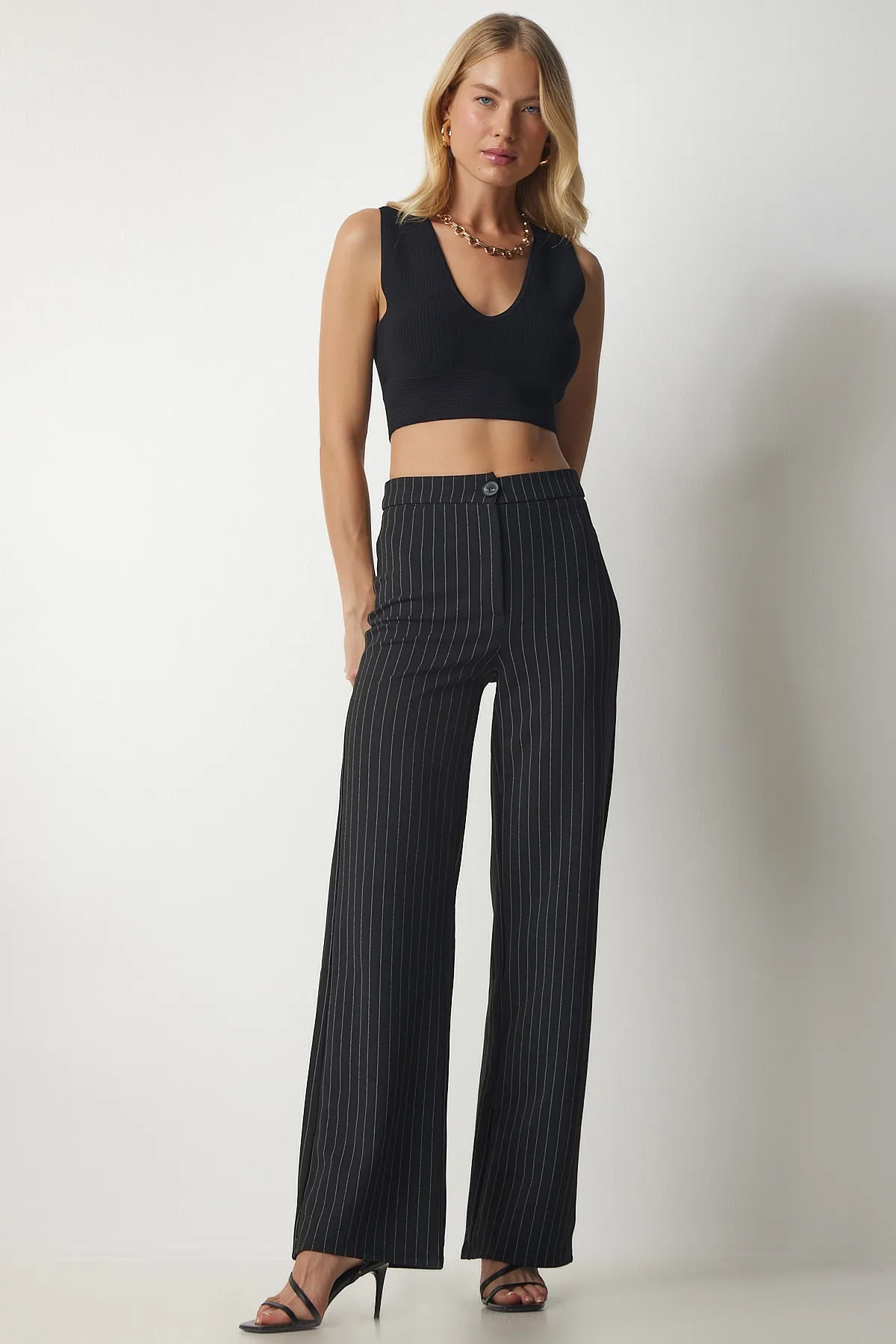 Happiness İstanbul  Schwarze, dünne, gestreifte, bequeme Strickhose für Damen UB00142