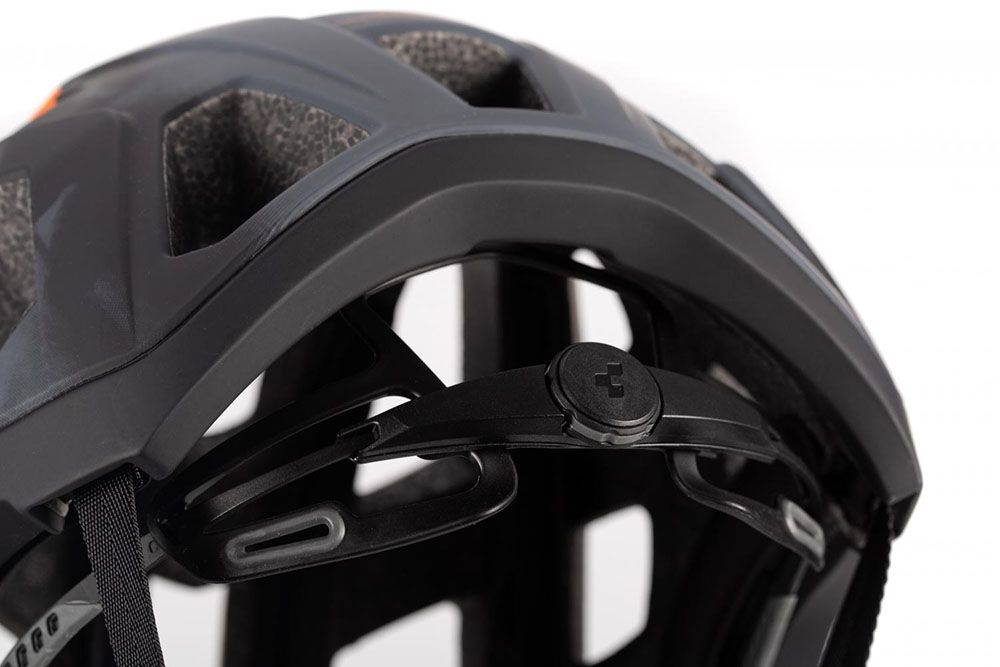 Cube Badger X Actionteam - MTB Helm kaufen | Bike-Discount