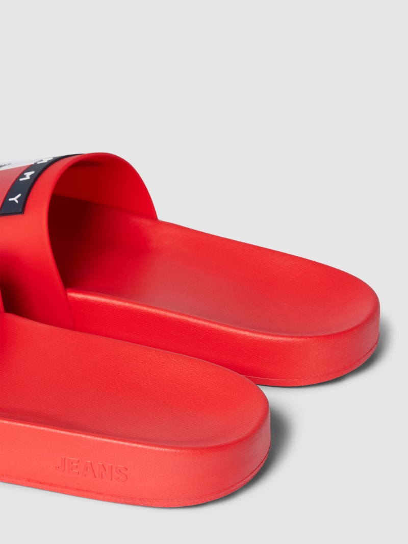Slides mit Label-Details Modell 'POOL' in rot