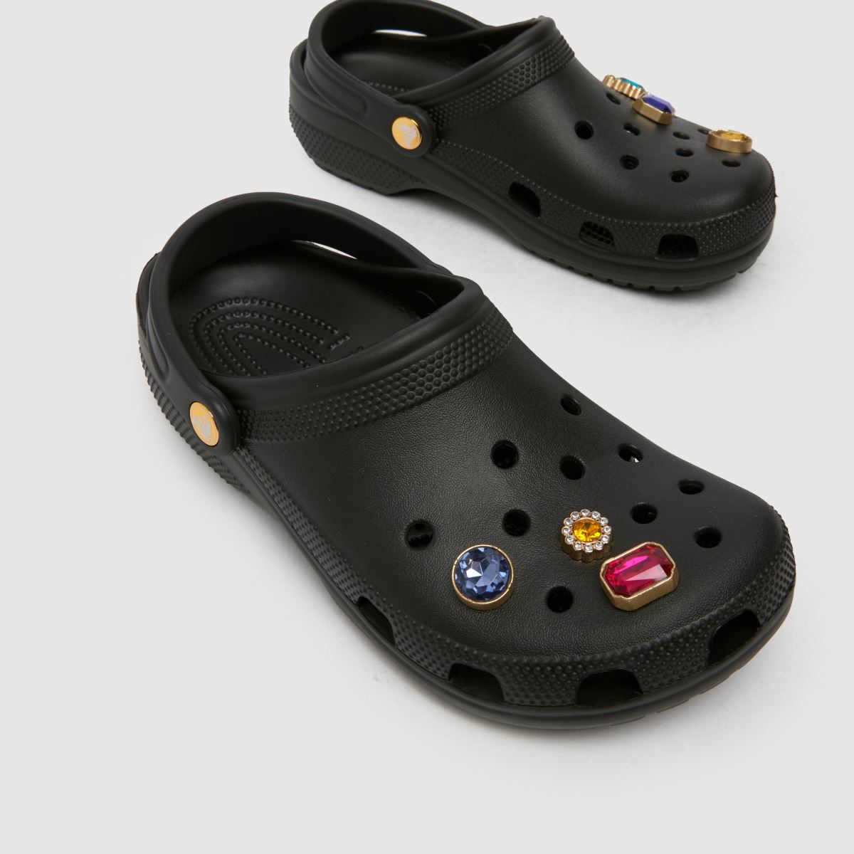 Crocs Classic Jewel klumpa szandál fekete színben