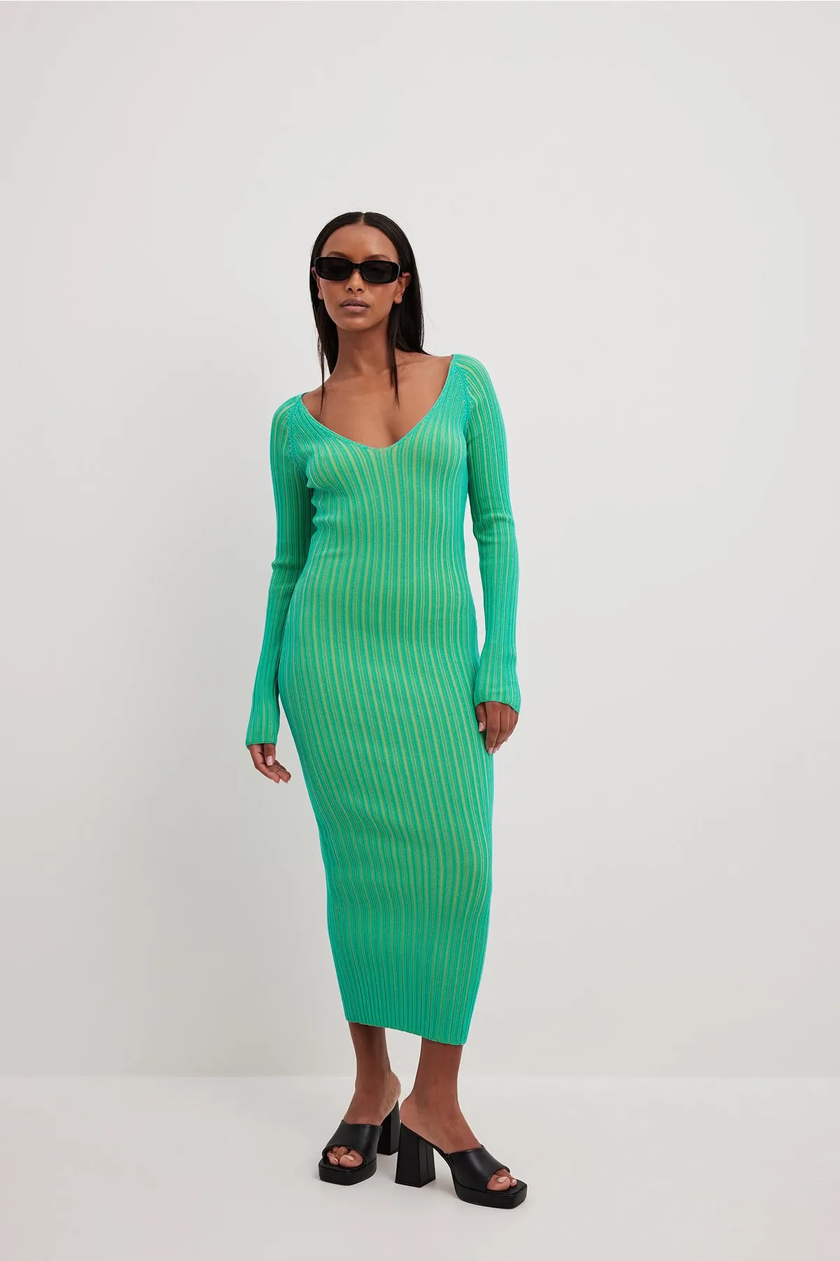 NA-KD  Rippstrick-Midikleid