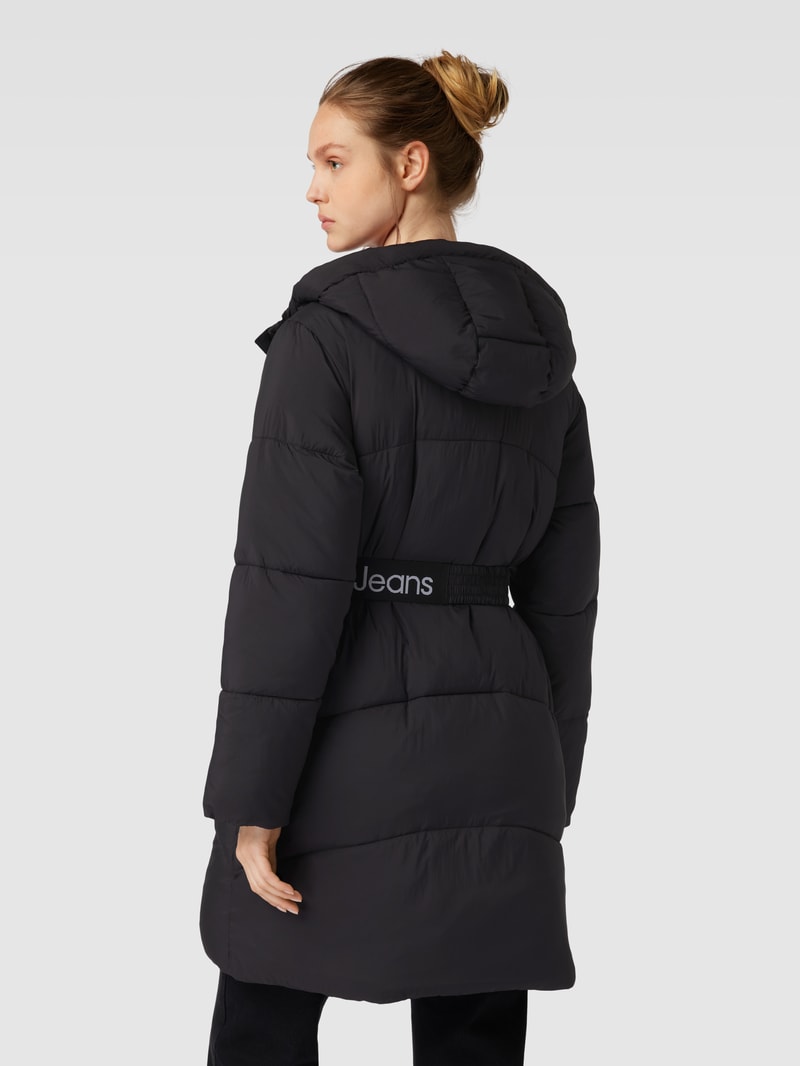 Steppmantel mit Label-Print in black