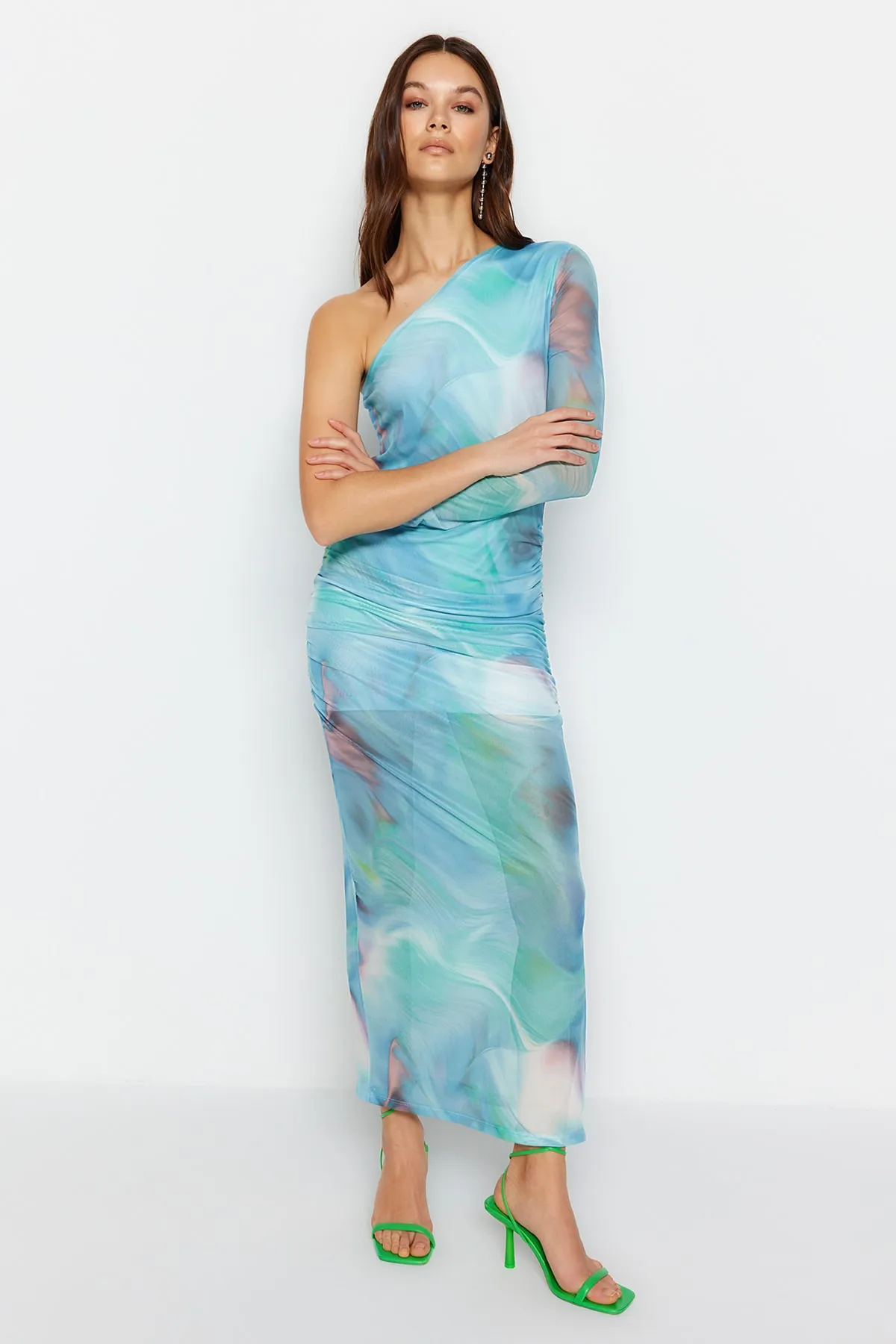 Trendyol Collection  Blaues, gemustertes, drapiertes, figurbetontes, flexibles Maxi-Bleistiftkleid aus Tüll TWOSS23EL01799