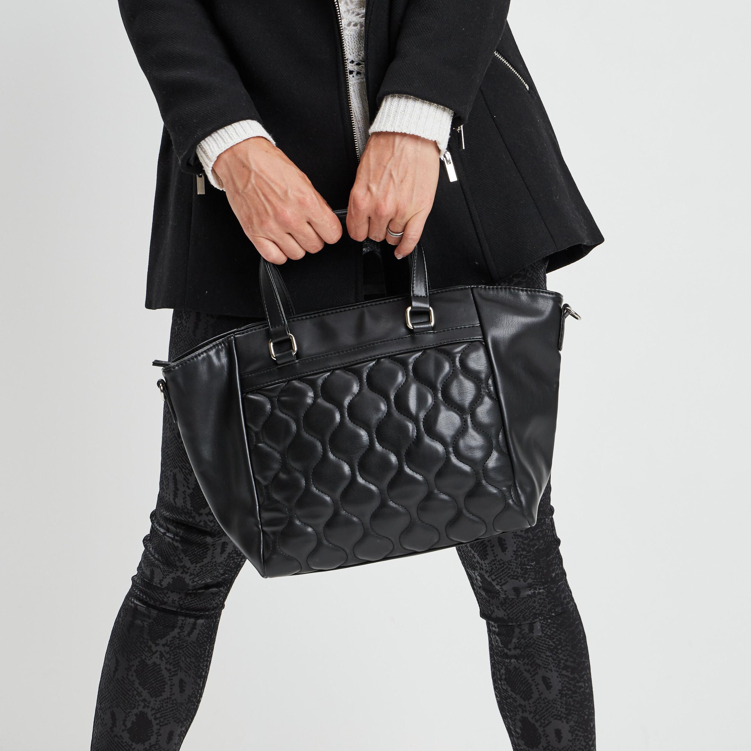 Sac cabas matelassé noir femme | La Halle