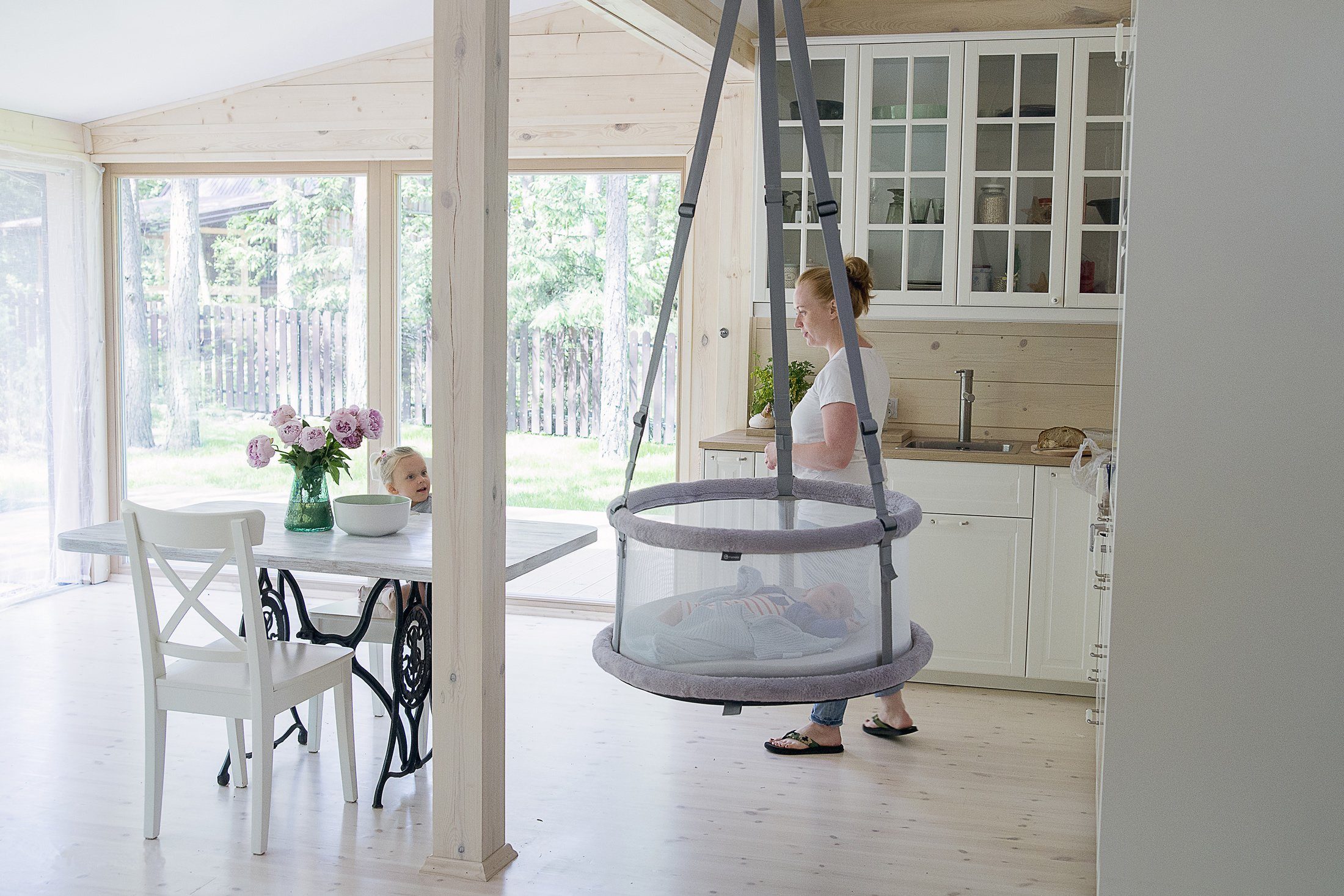 Memola Babyschaukel Babywiege 3-in-1 CLASSIC (Wiege, Laufstall, Schaukel), 0-12 Jahre (1-tlg), Baby Einschlaf- und Entwicklungshilfe: Mitwachsend und aus der EU!