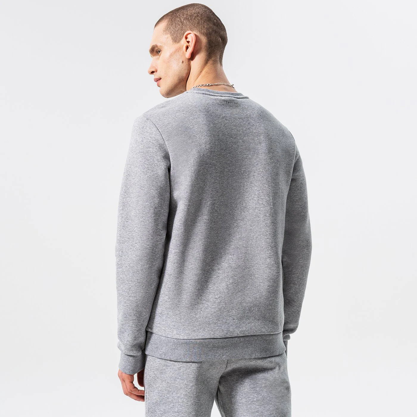 CONFRONT SWEATSHIRT ESSENTIAL CREW Grau