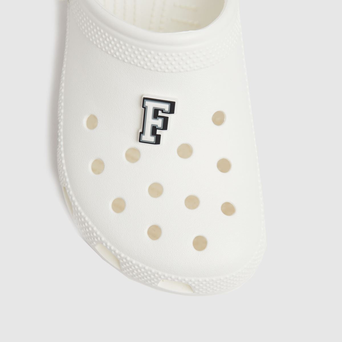 Crocs fehér és fekete jibbitz f betű