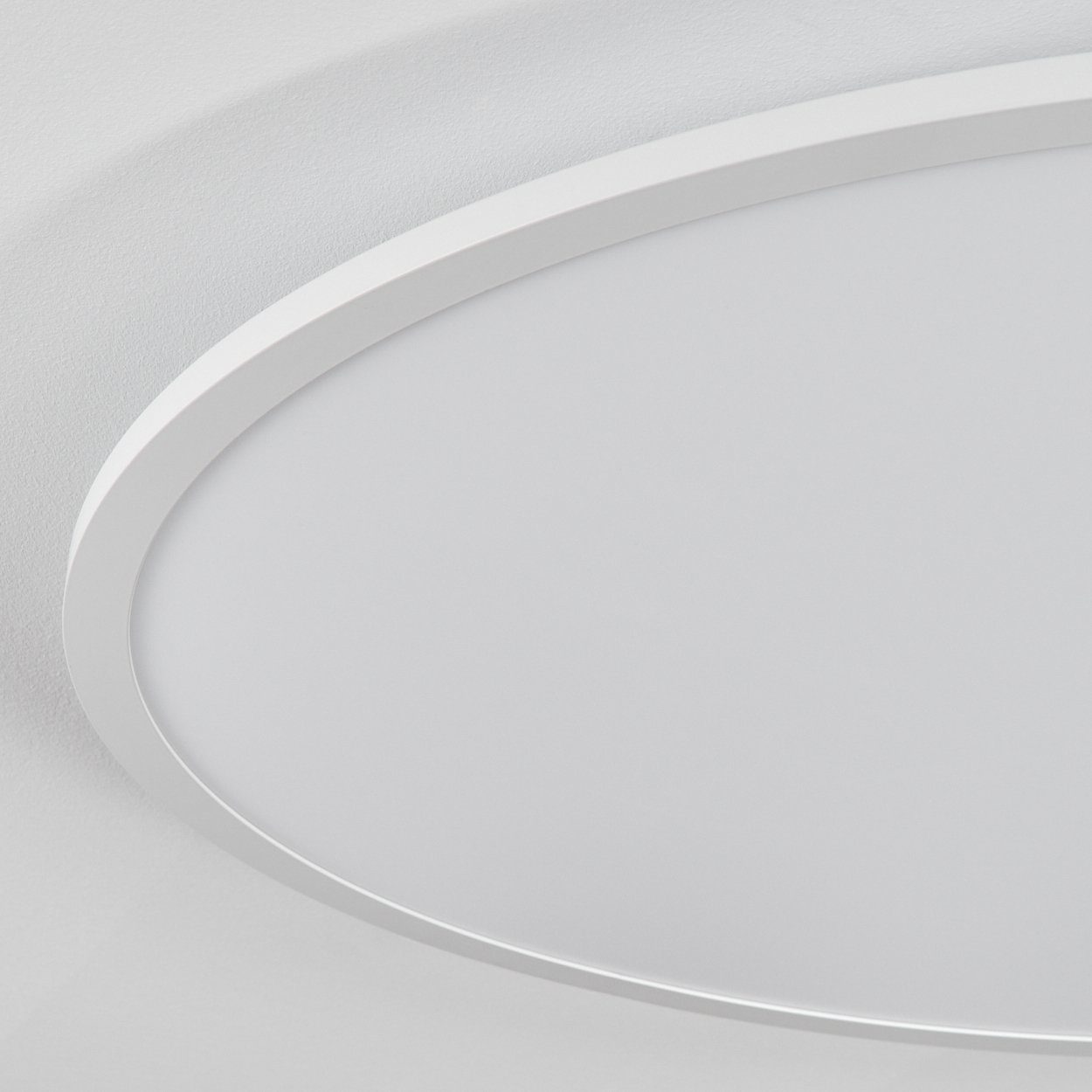 hofstein Deckenleuchte dimmbare Deckenlampe aus Metall/Kunststoff in Weiß (80 cm), LED wechselbar, 2700-6500 Kelvin, RGB Farbwechsler, steuerbar über Smart App/ Fernbedienung