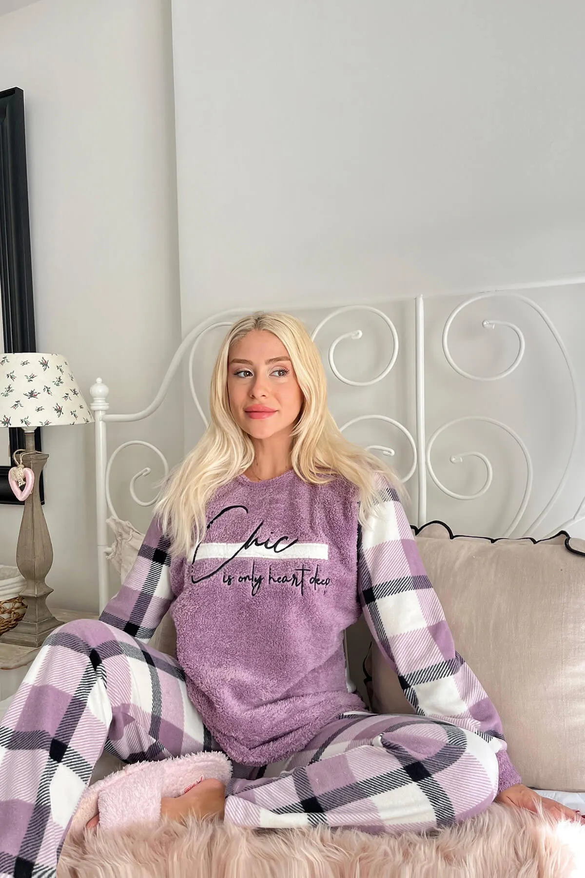 Pijamaevi  Lila Deep Chic gemustertes Plüsch-Pyjama-Set für Damen