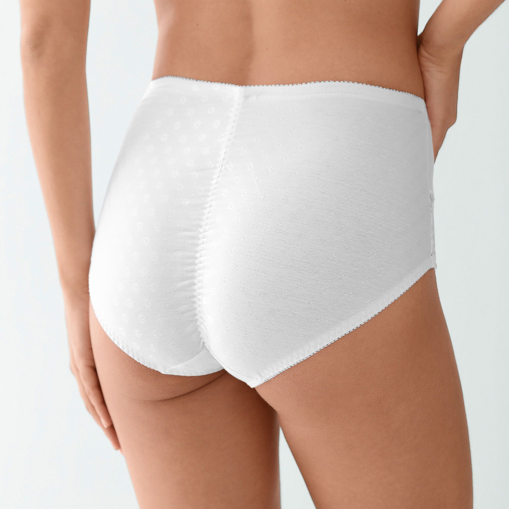 Culotte gainante maintien modéré