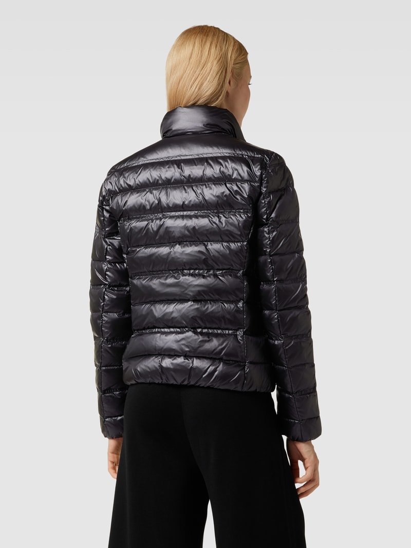 Steppjacke mit Stehkragen in schwarz