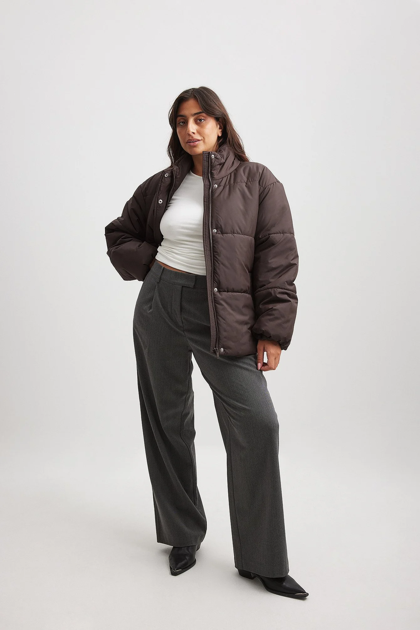 Kurze, gefütterte Jacke mit Gürtel