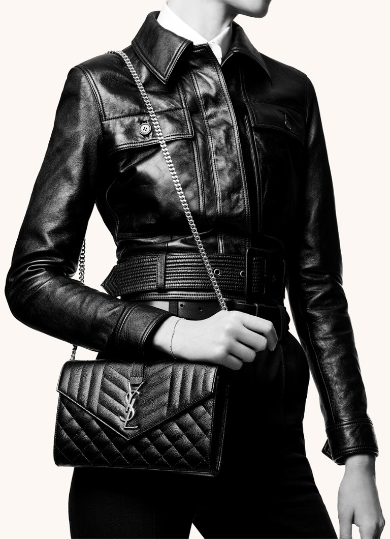 Geantă de mână Saint Laurent din piele de miel cu curea de umăr.