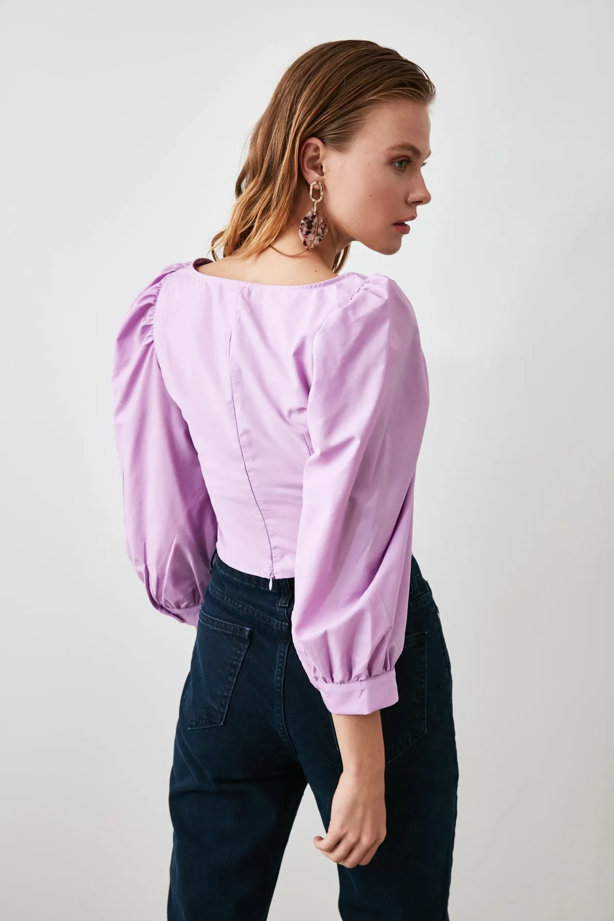 Trendyol Collection  Fliederfarbene, gewebte Bluse mit quadratischem Kragen und Ballonärmeln TWOAW21BZ0210