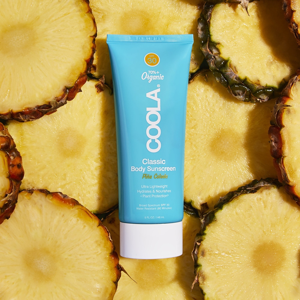 Coola Lotion Solaire Corps SPF30 à la Pina Colada Protection solaire riche en ingrédientsnaturels hydratants et antioxydants