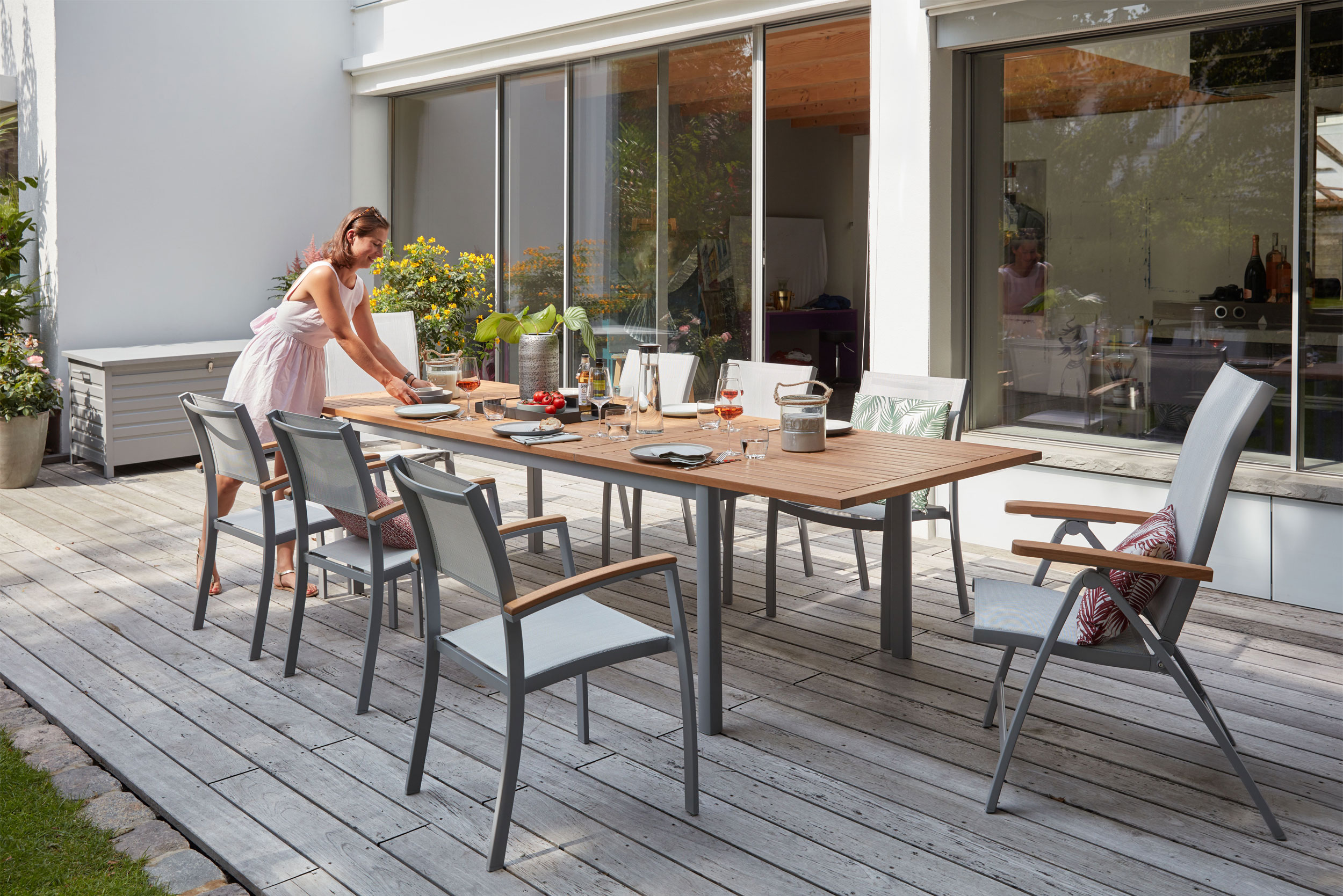 OUTDOORGartentisch ausziehbar grau