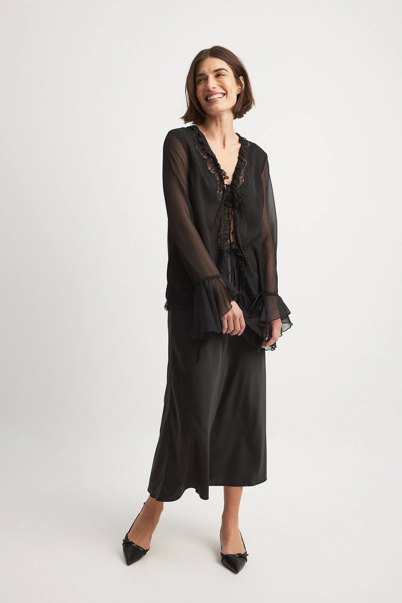 Chiffonbluse mit Spitzenverzierung