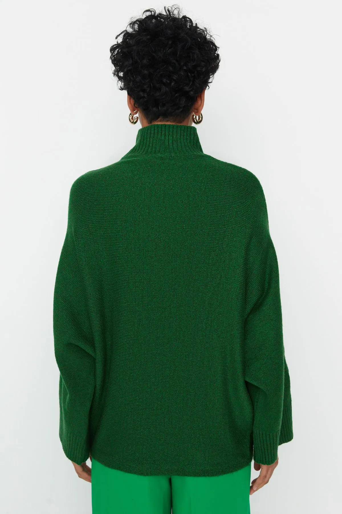 Trendyol Collection  Grüner, weich strukturierter Strickpullover mit weiter Passform TWOAW20KZ1059