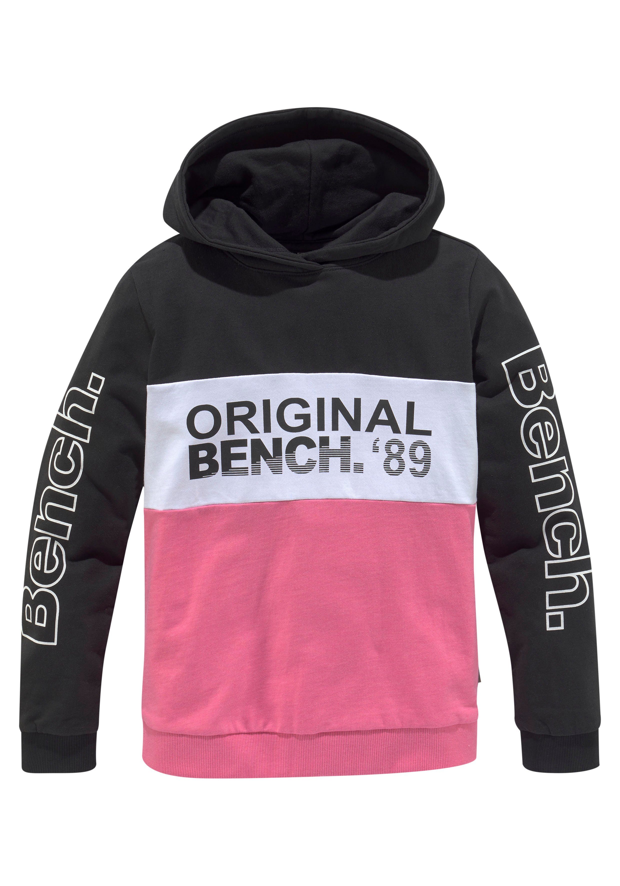 Bench. Kapuzensweatshirt mit Logoprints