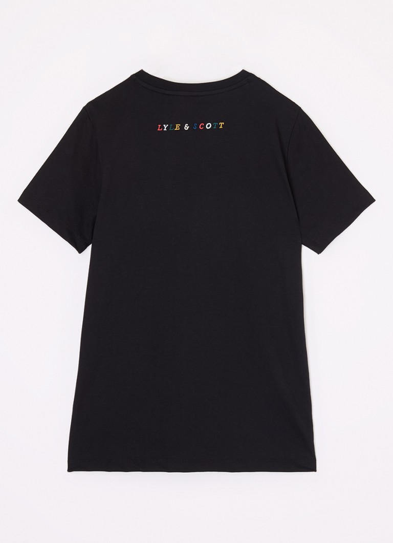 Lyle & Scott -t-paita, jossa logobrodeeraus