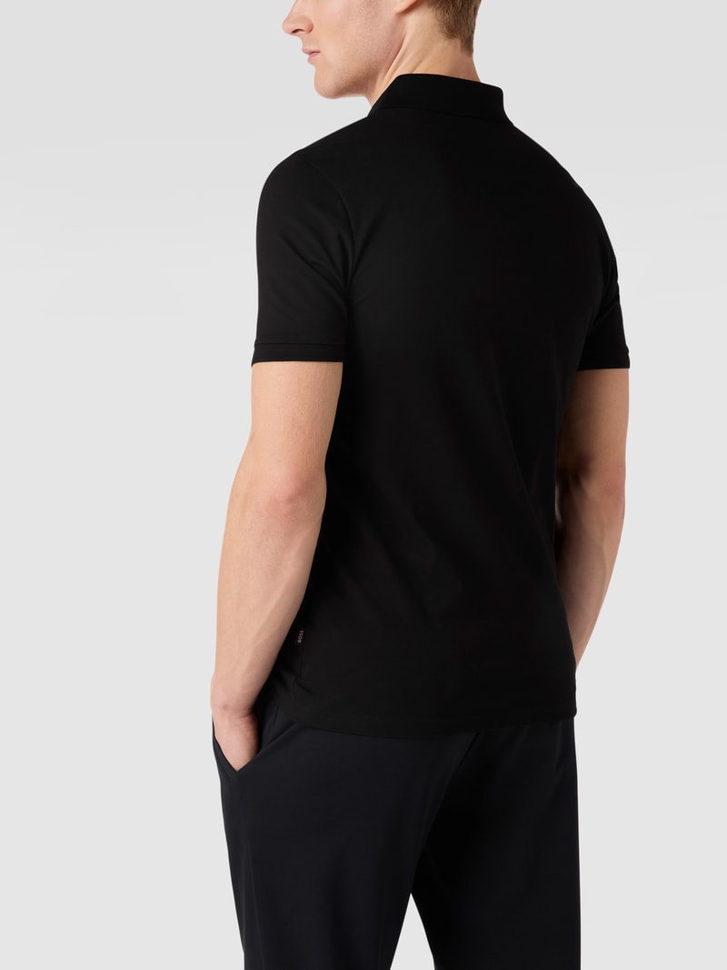 Slim Fit Poloshirt mit Label-Patch Modell 'Passenger' in schwarz