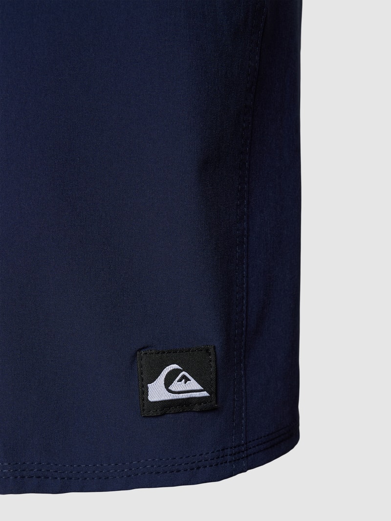 Badehose mit Label-Patch Modell 'KAIMANA' in dunkelblau