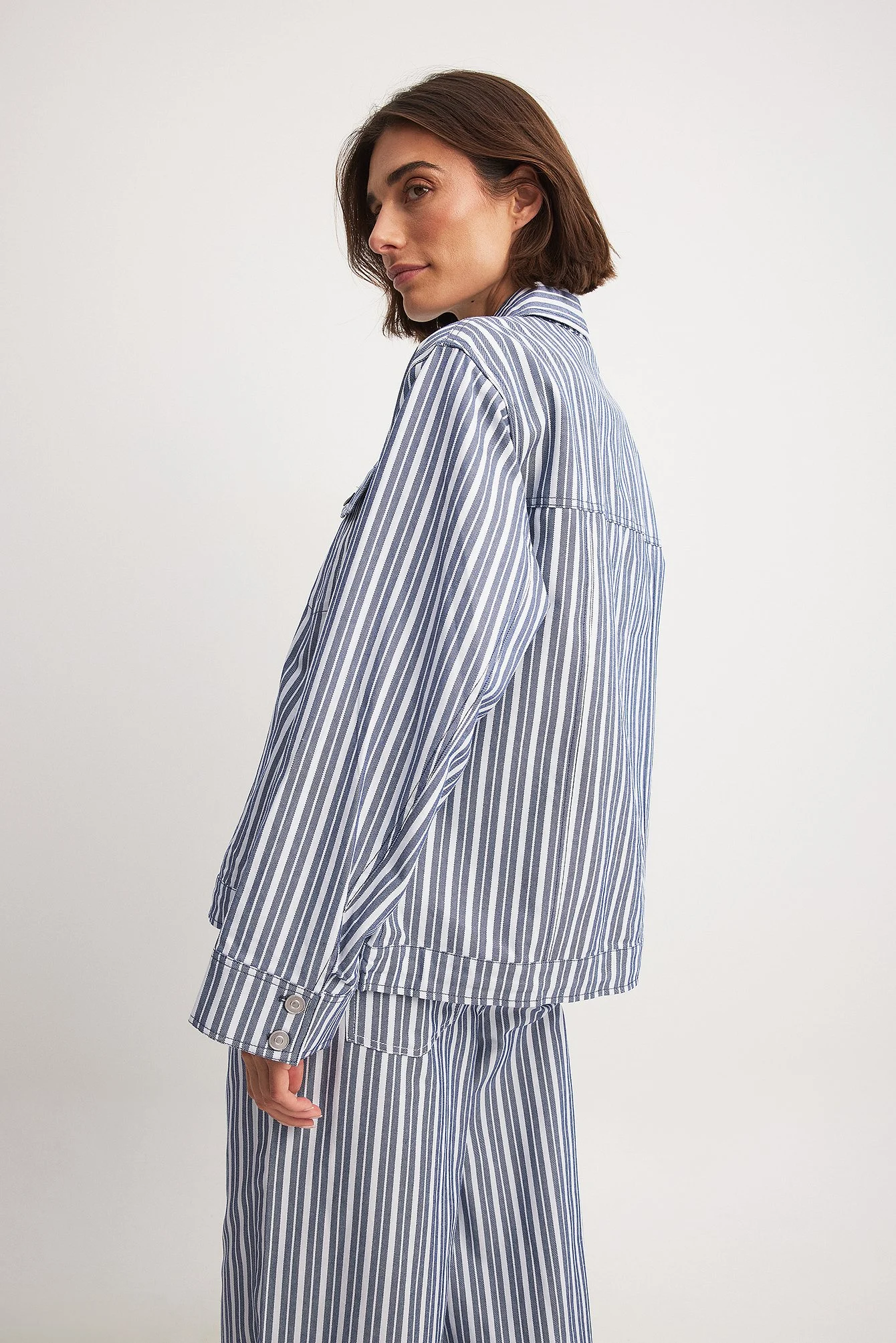Gestreifte Jacke mit Kordelzugdetail