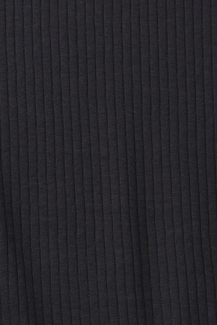 Geripptes Longsleeve mit Spitzenkragen