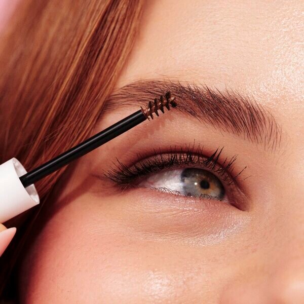 MCoBeauty Közepesen Barna Magic Brows Szemöldökceruza 3.5ml