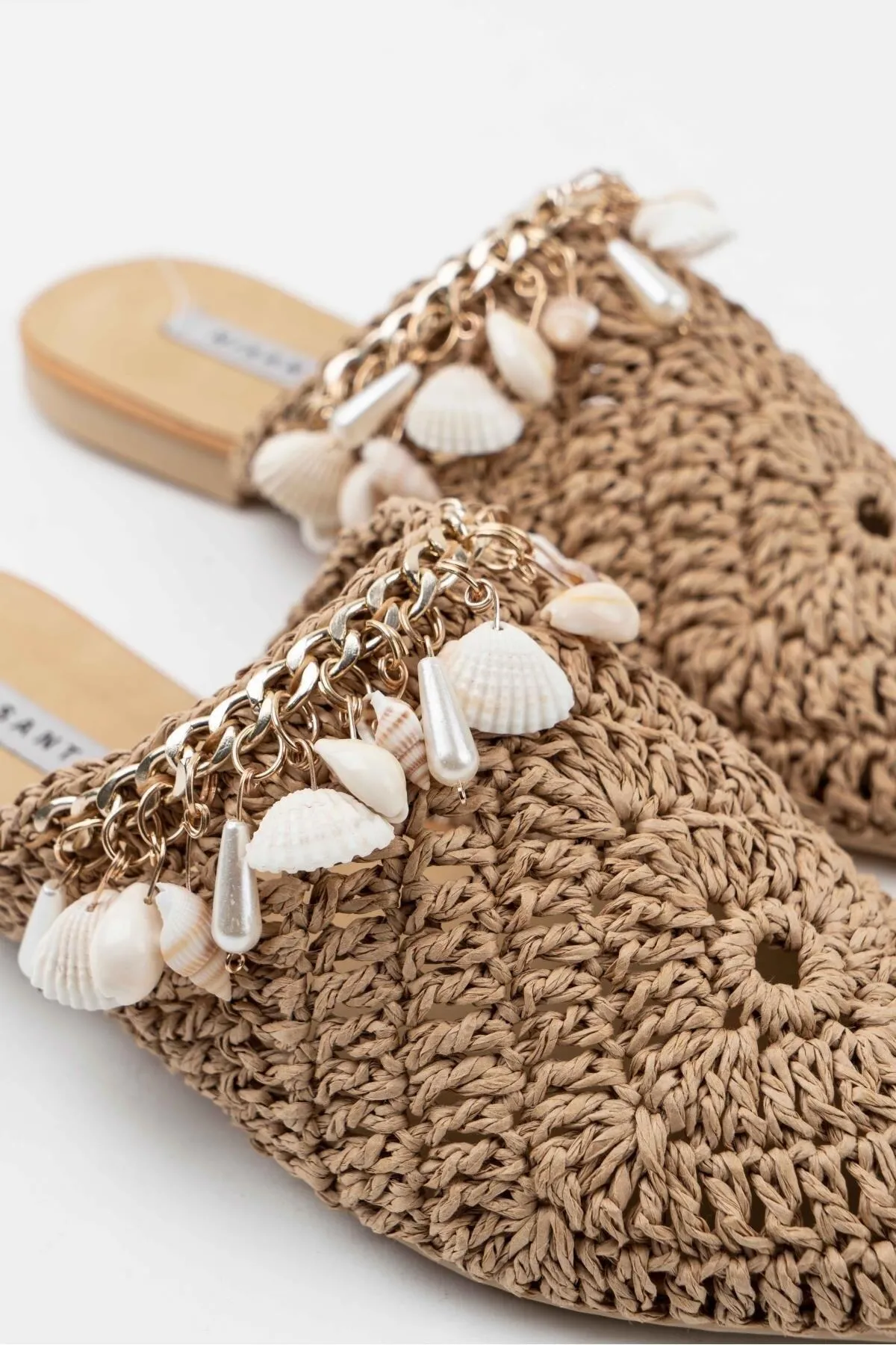 NİŞANTAŞI SHOES  Lisa Tan gestrickte Damenhausschuhe mit Muscheldetails