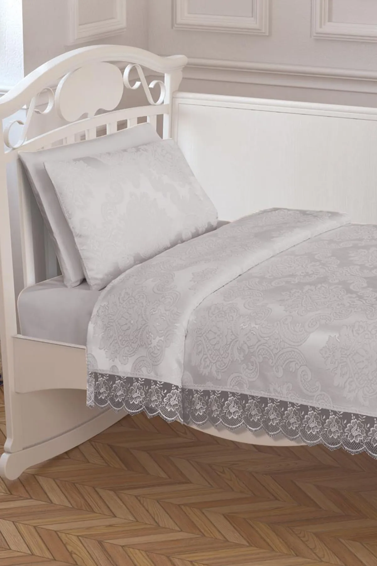 Çeyiz Diyarı  Çeyizdiyari Baby-Piqué-Set mit französischer Spitze, Creme