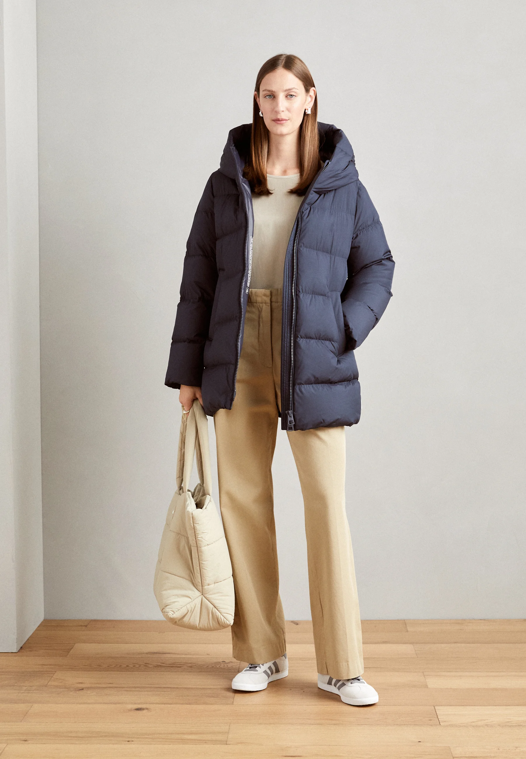 Marc O'Polo CHAQUETA DE LARGO MEDIO CON CAPUCHA FIJA Y BOLSILLOS DE RIBETE - Chaqueta de plumas