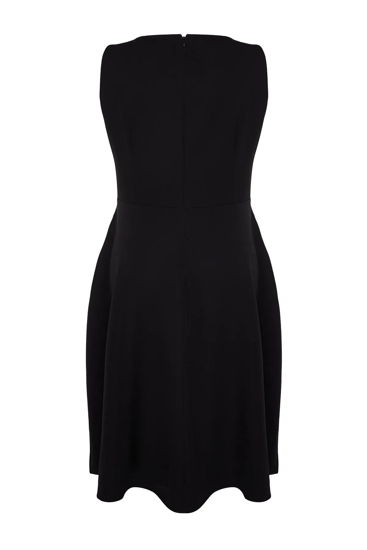 Trendyol Curve  Schwarzes A-Linien-Kleid mit gewebten Taschen und Details TBBSS22EL1598