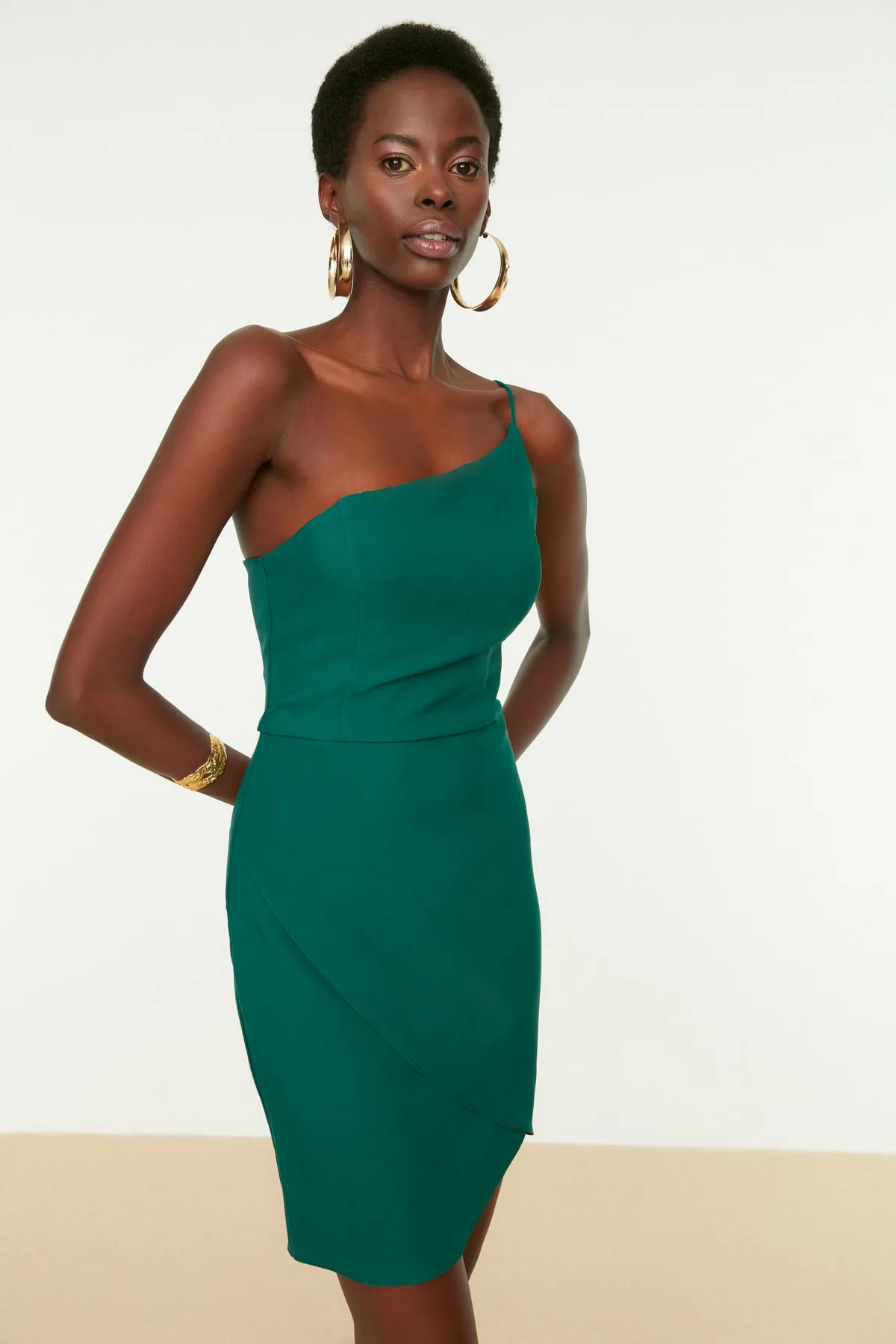 Trendyol Collection  Abendkleid mit smaragdgrünem Kragen und detailliertem Kragen TPRSS21EL2462