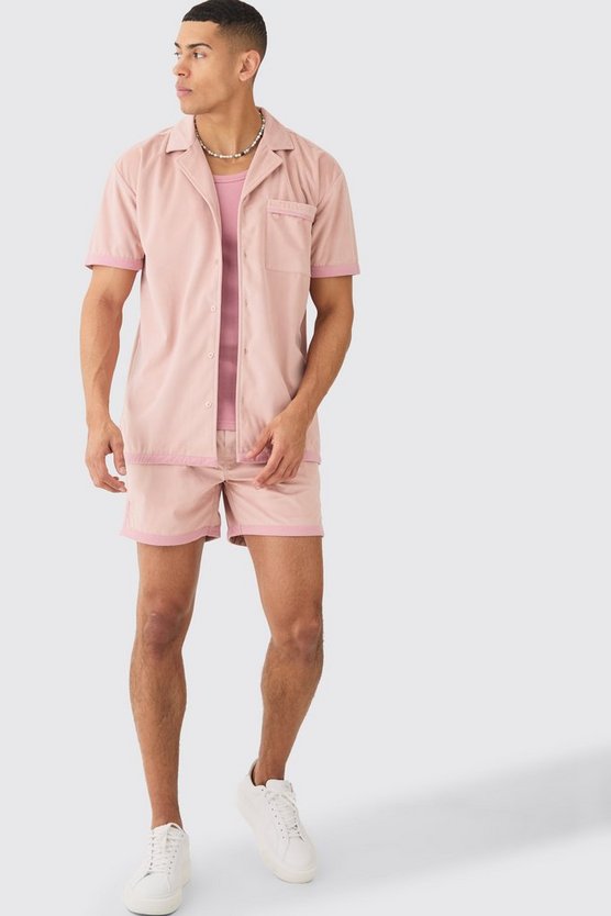 Oversize Wildleder-Hemd und Shorts