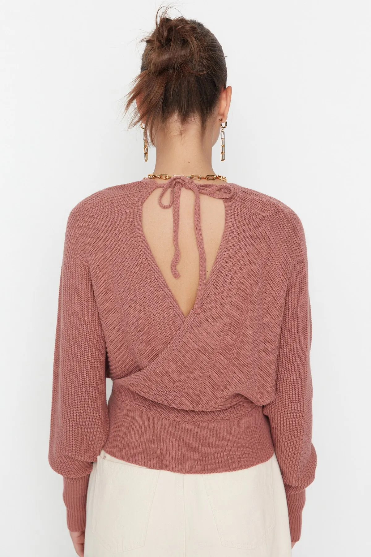 Trendyol Collection  Zweireihiger Strickpullover mit getrockneter Rose TWOAW21KZ1277