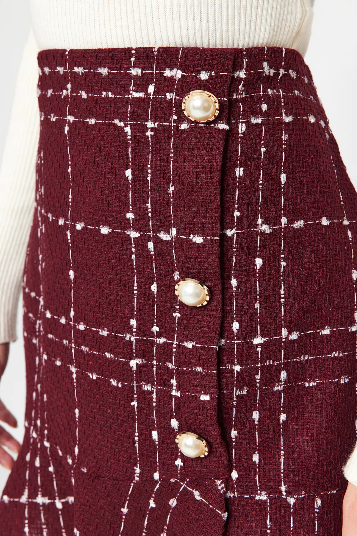 Trendyol Collection  Burgunderroter geknöpfter Tweed-Stoffrock mit Volantspitze und Mini-Webrock TWOAW22ET0155