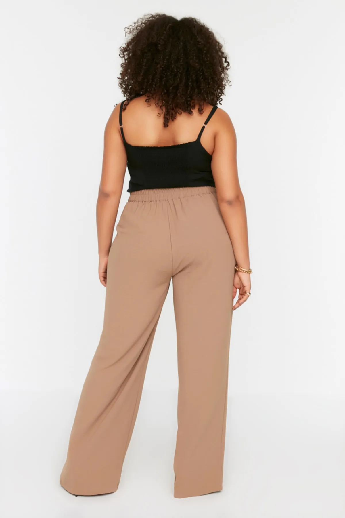 Trendyol Curve  Nerzfarbene, hoch taillierte, plissierte Webhose TBBSS22PL0448