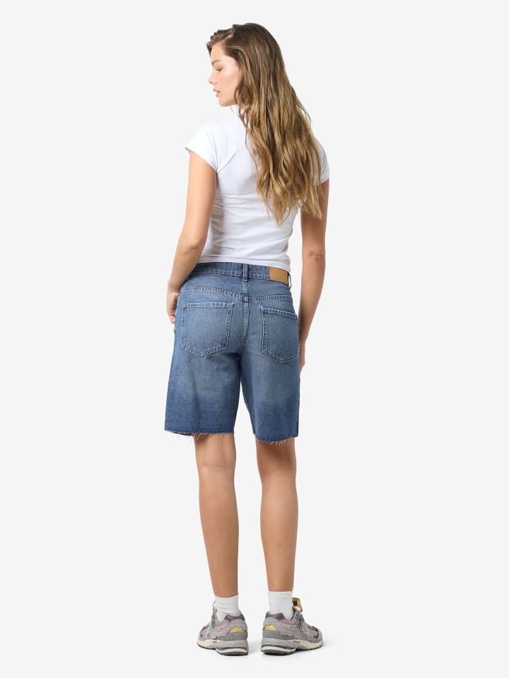 Noisy may Denim Bermuda Jeansshorts mit Fransensaum in Blau-3 günstig kaufen