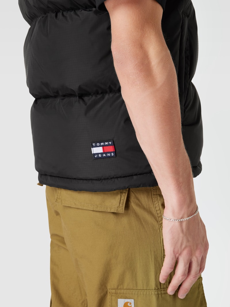 Steppweste mit Label-Patch Modell 'ALASKA' in schwarz