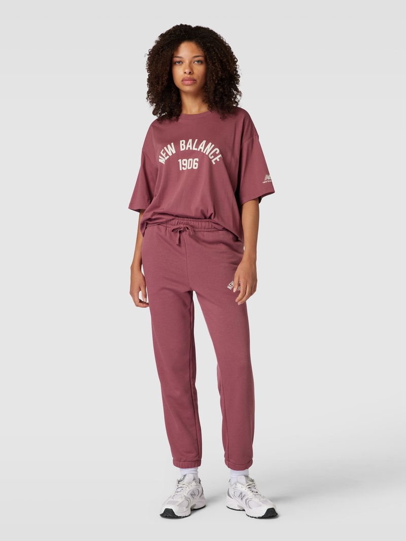 Oversized T-Shirt mit Label-Print in dunkelrot